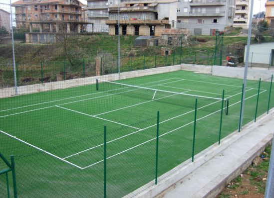 Campo da tennis in erba sintetica